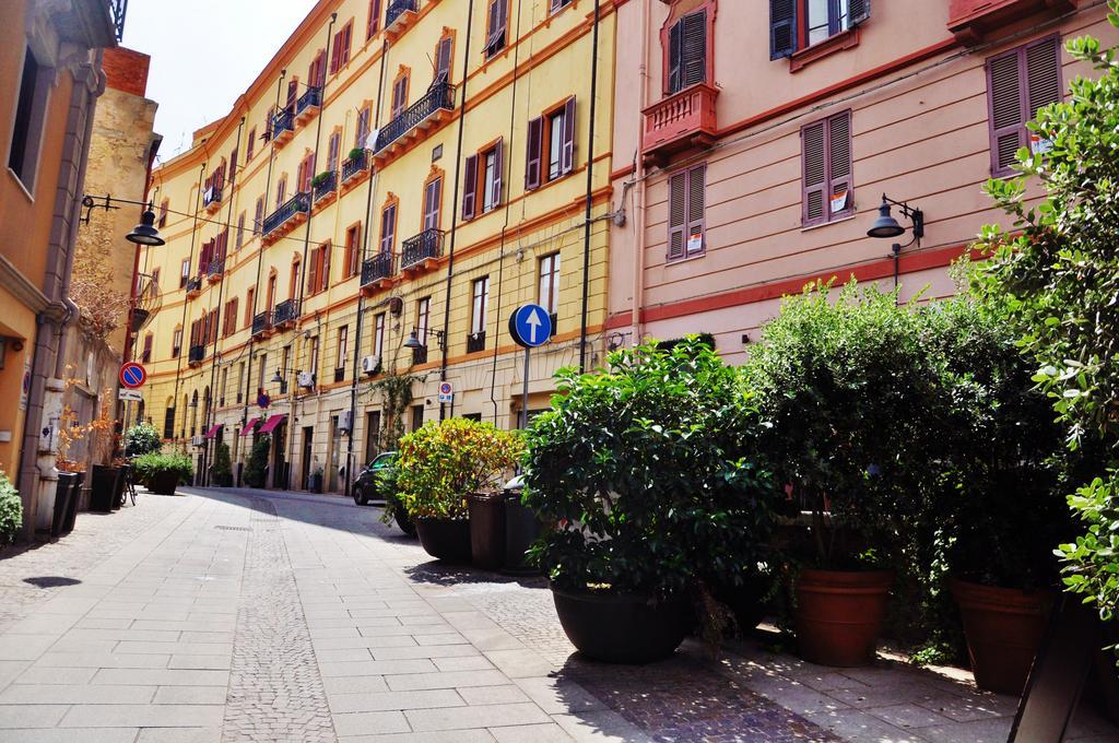 Suite Via Sulis 61 Cagliari Bagian luar foto