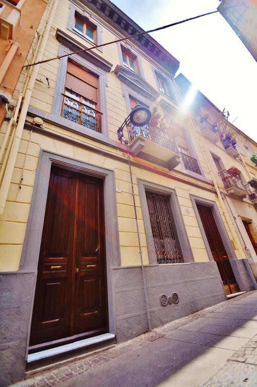 Suite Via Sulis 61 Cagliari Bagian luar foto
